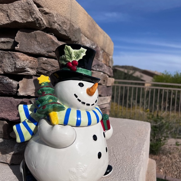 Christmas cookie jar snowman by Fritz and Floyd - Picture 9 of 16